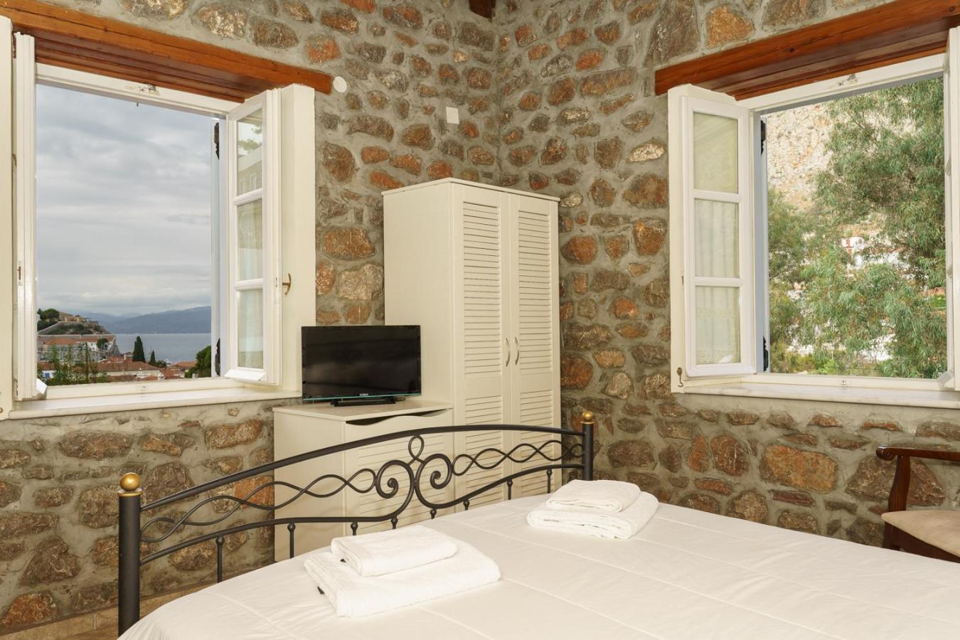 Nereids Guesthouse Hydra  Zewnętrze zdjęcie